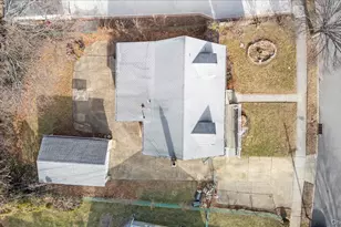 9 Stanford Ln, Hicksville, NY 11801 - Photo 16