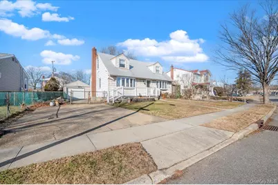 9 Stanford Lane, Hicksville, NY 11801 - Photo 14