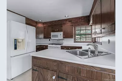 7 Romeo Lane, Commack, NY 11725 - Photo 6