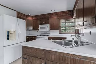 7 Romeo Ln, Commack, NY 11725 - Photo 6