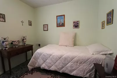 66-41 Gray Street, Middle Village, NY 11379 - Photo 12