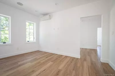 270 Garden Street #b, Roslyn Heights, NY 11577 - Photo 4