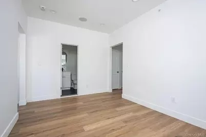 270 Garden Street #b, Roslyn Heights, NY 11577 - Photo 6