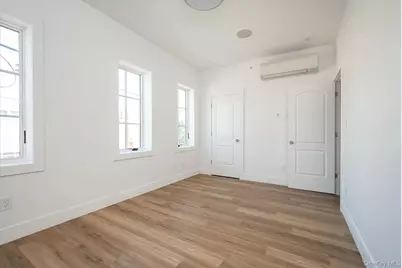 270 Garden Street #b, Roslyn Heights, NY 11577 - Photo 10