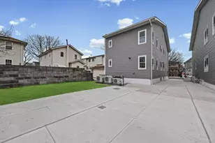 160-15 118th Rd, Jamaica, NY 11434 - Photo 4