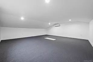 160-15 118th Rd, Jamaica, NY 11434 - Photo 12