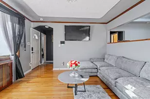 79 Centerwood St, West Babylon, NY 11704 - Photo 8