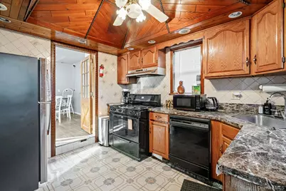 79 Centerwood Street, West Babylon, NY 11704 - Photo 14