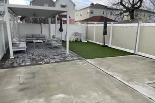 117-16 205th St, Saint Albans, NY 11412 - Photo 16