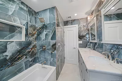 827 Aberdeen Road, Bay Shore, NY 11706 - Photo 24