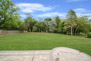 827 Aberdeen Rd, Bay Shore, NY 11706 - Photo 10