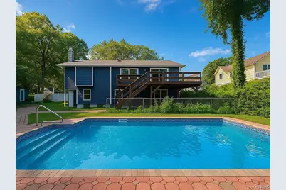 18 Park Drive E, Syosset, NY 11791 - Photo 2