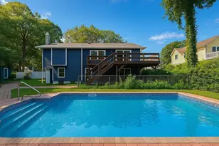 18 Park Dr E, Syosset, NY 11791 - Photo 2