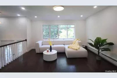 18 Park Drive E, Syosset, NY 11791 - Photo 4