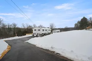 7 Lydia Dr, Wappingers Falls, NY 12590 - Photo 34