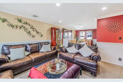 105 Arlington Street, Mineola, NY 11501 - Photo 6