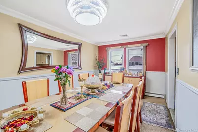 105 Arlington Street, Mineola, NY 11501 - Photo 8