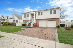 105 Arlington St, Mineola, NY 11501 - Photo 2