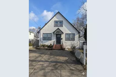 27 Brook Avenue, Bay Shore, NY 11706 - Photo 1