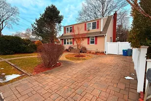 7 Grange St, Huntington, NY 11743 - Photo 16