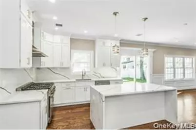 9 Briggs Street, Hicksville, NY 11801 - Photo 6