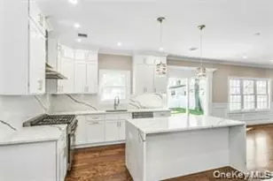 9 Briggs St, Hicksville, NY 11801 - Photo 6