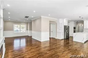 9 Briggs St, Hicksville, NY 11801 - Photo 8