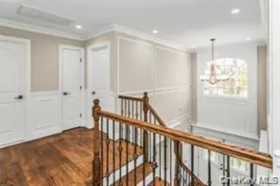 9 Briggs St, Hicksville, NY 11801 - Photo 10