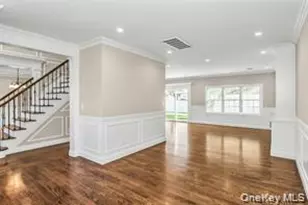 9 Briggs St, Hicksville, NY 11801 - Photo 2