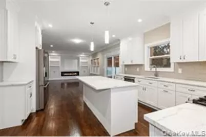 11 Evelyn Court, Syosset, NY 11791 - Photo 14