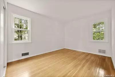 93 Seton Drive, New Rochelle, NY 10804 - Photo 12