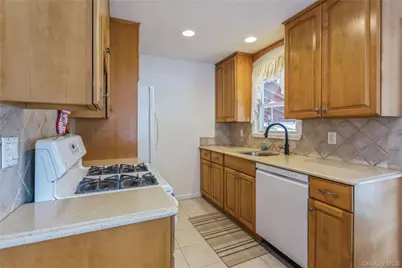 2359 Spruce Street, Seaford, NY 11783 - Photo 4