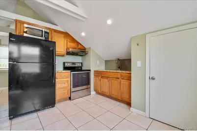 25 Gardners Lane #A, Hampton Bays, NY 11946 - Photo 18
