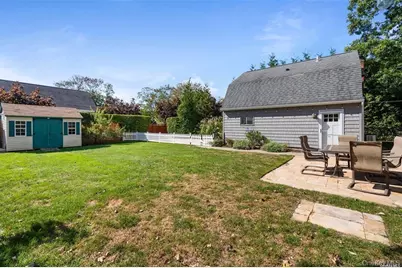 25 Gardners Lane #A, Hampton Bays, NY 11946 - Photo 4