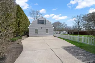 25 Gardners Ln, Hampton Bays, NY 11946 - Photo 4