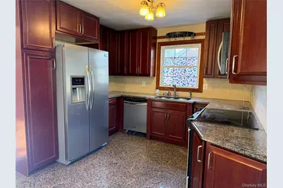 7 Grange Street #1st Floor, Huntington, NY 11743 - Photo 8