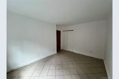 790 Warburton Avenue #E, Yonkers, NY 10701 - Photo 14