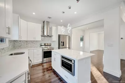 47 E. Cherry Street, Hicksville, NY 11801 - Photo 4