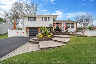 68 Elder Drive, Commack, NY 11725 - Photo 2