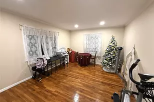 7 Clarissa Dr, Hicksville, NY 11801 - Photo 2