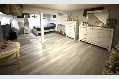 7 Clarissa Drive, Hicksville, NY 11801 - Photo 12