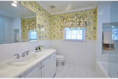 695 Hunt Lane, Manhasset, NY 11030 - Photo 14