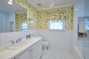 695 Hunt Ln, Manhasset, NY 11030 - Photo 14