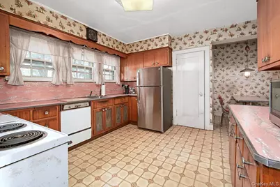 47 Greenridge Avenue, White Plains, NY 10605 - Photo 10