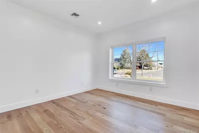 12 Dahlia Lane, Wantagh, NY 11793 - Photo 16