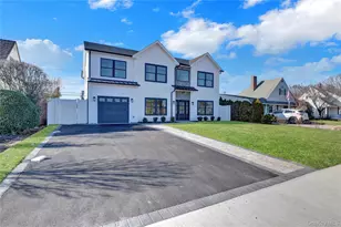 12 Dahlia Ln, Wantagh, NY 11793 - Photo 2