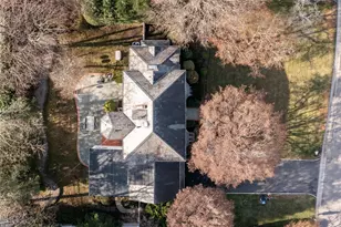 126 Northwoods Rd, Manhasset, NY 11030 - Photo 22