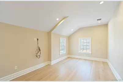 89 Mill River Road, Upper Brookville, NY 11771 - Photo 22