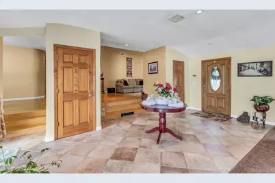 1044 Commack Road, Dix Hills, NY 11746 - Photo 4