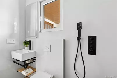 132 Arthur Street, Garden City, NY 11530 - Photo 12